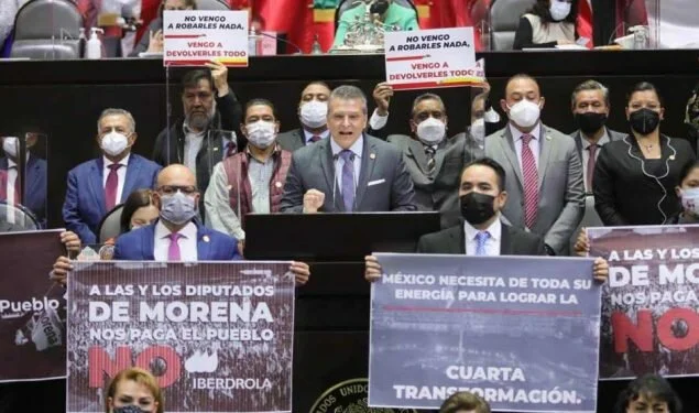 TRAS BAMBALINAS. En valle de sombras